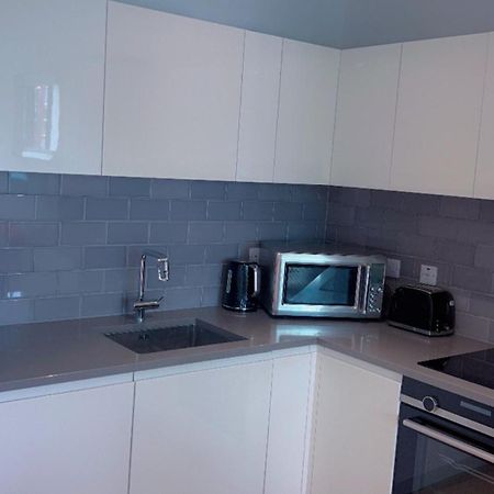 Ds Rentals - Entire 1 Bedroom Apartment 런던 외부 사진