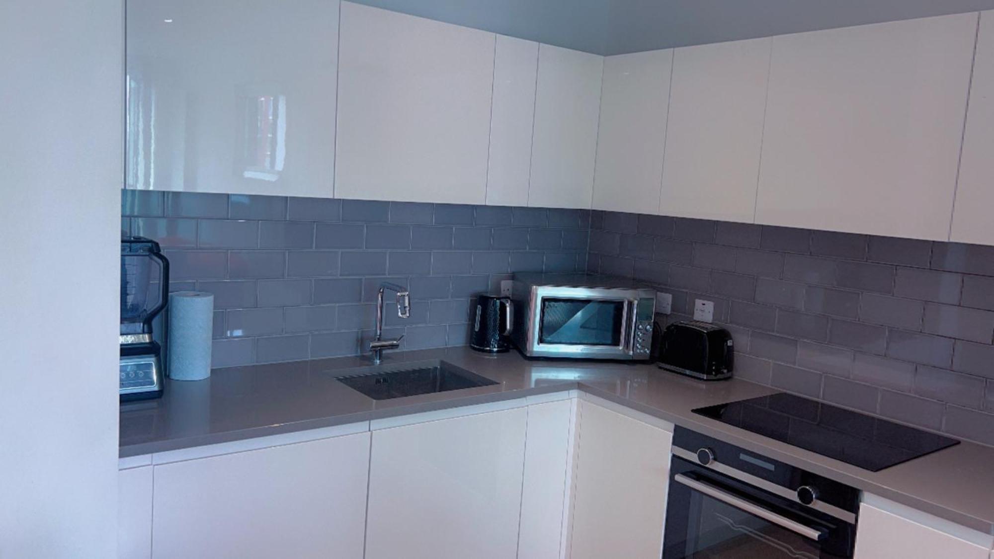 Ds Rentals - Entire 1 Bedroom Apartment 런던 외부 사진