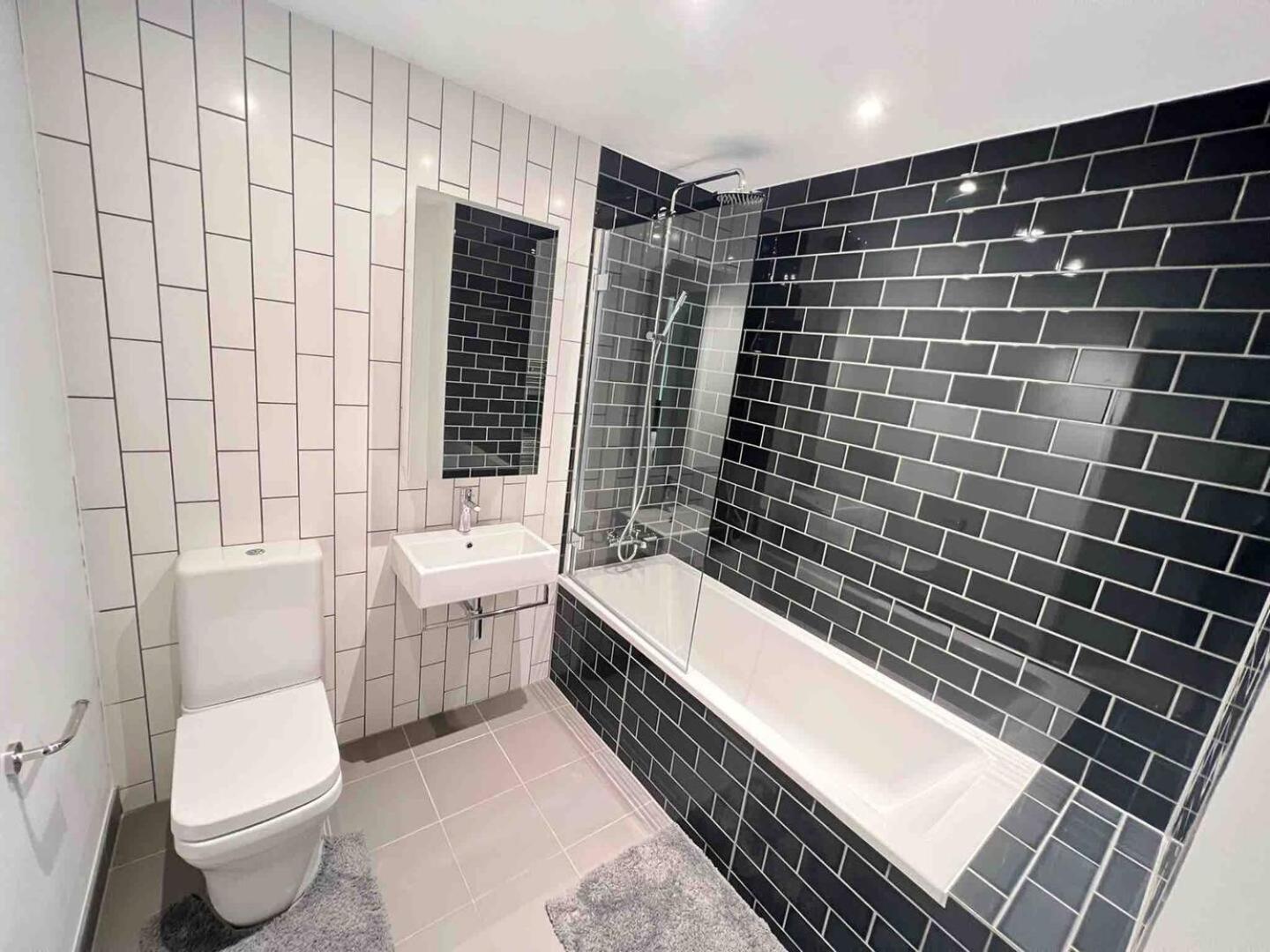 Ds Rentals - Entire 1 Bedroom Apartment 런던 외부 사진